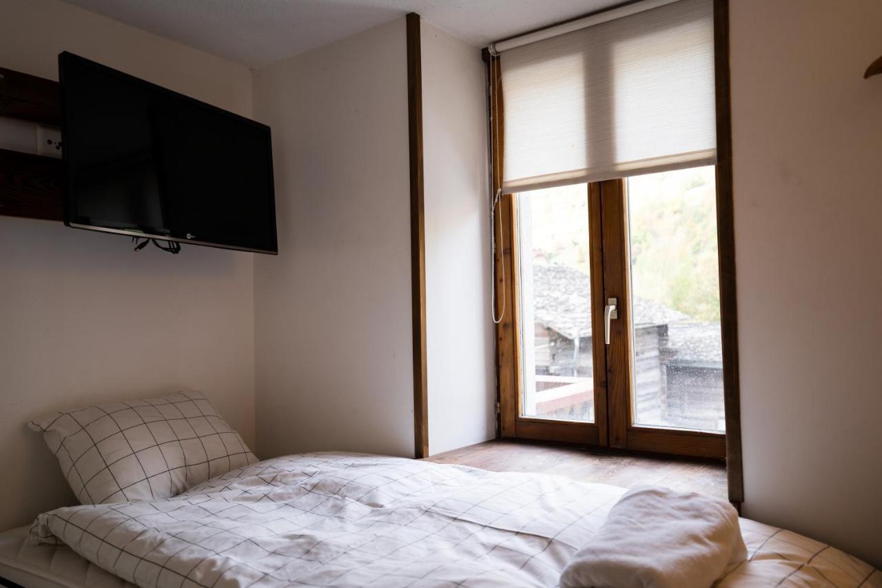 La Baraka Hostel Bagnes 外观 照片
